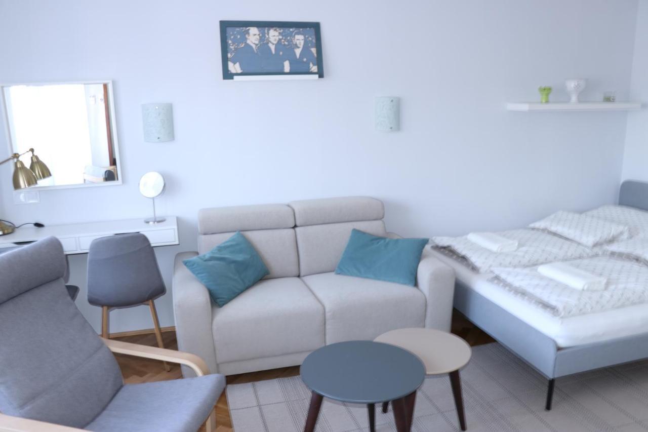 Апартаменты Petofi Apartman Сегед Экстерьер фото