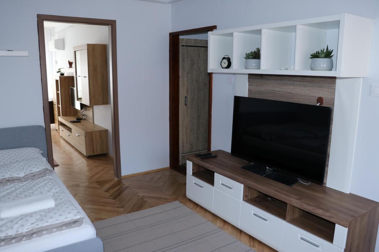 Апартаменты Petofi Apartman Сегед Экстерьер фото